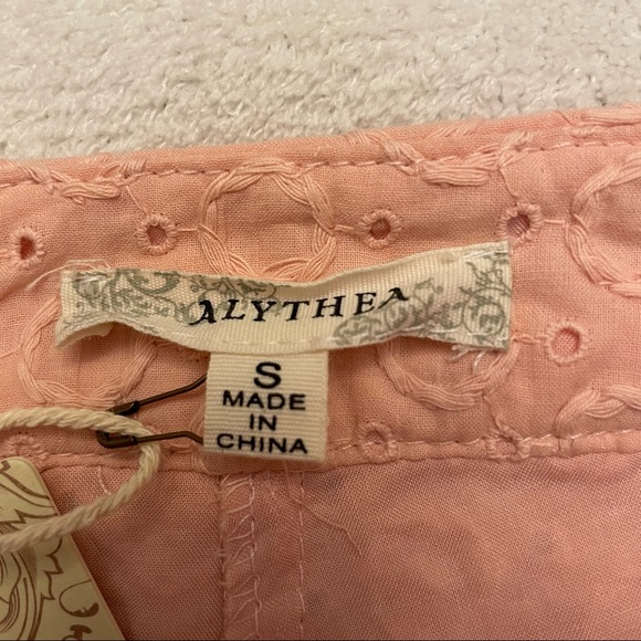 NWT- Alythea Textured Lace Pink Shorts.  Size S - Picture 5 of 7